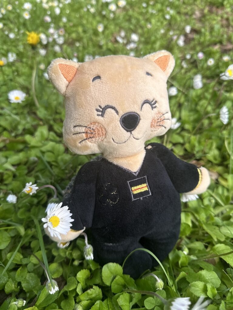 doudou gendarme gendarmerie peluche gendarme 4 créatrice doudou sur peymeinade oursonautes